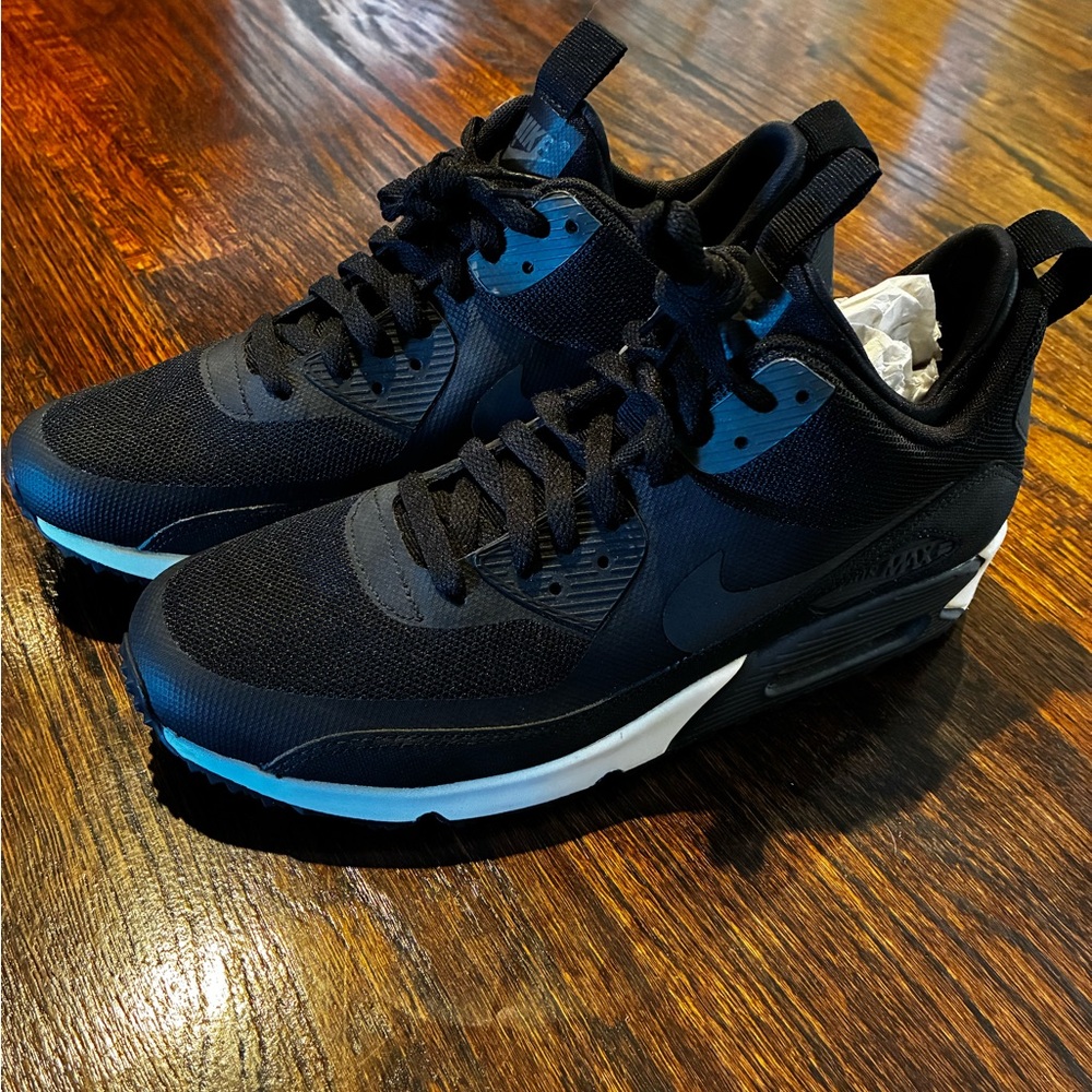 Nike Black Sneakers